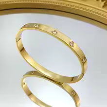 Classic Jewelry Beautiful Crystal Bracelets for Women and Men 18K Gold Plated Stainless Steel Bracelet Zirconia Bracelet